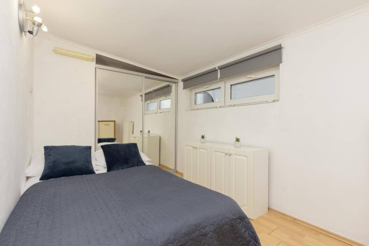 Appartement Sienna With Ac In The Center Of By Renters Warschau